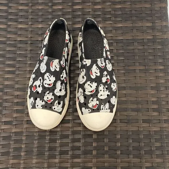 Mickey Mouse natives shoes women’s size 7