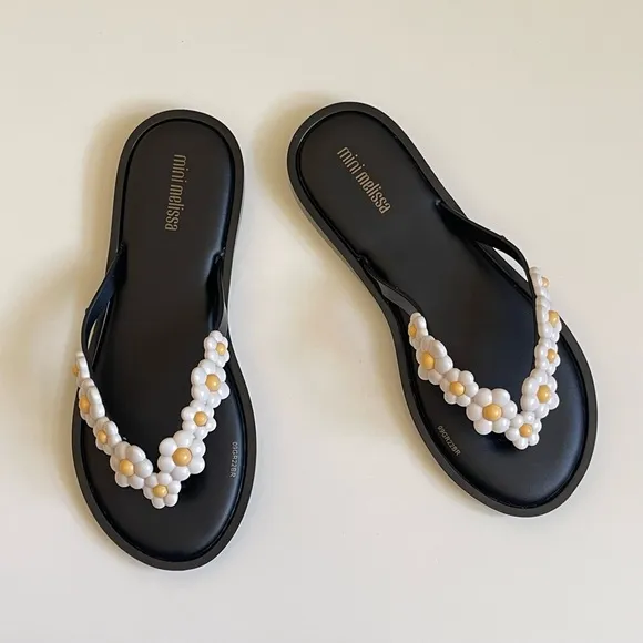 Mini Melissa Girl’s Spring Flip Flop - Black/White