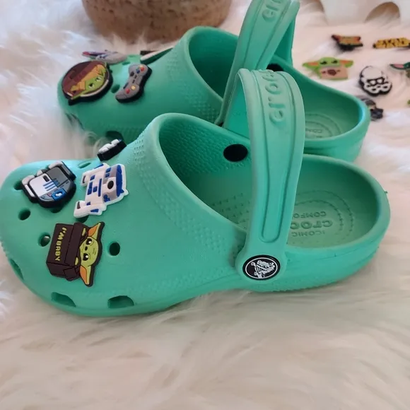 Mint Green Children's Crocs with 19 Star Wars Charms: Size Kid's 12.
