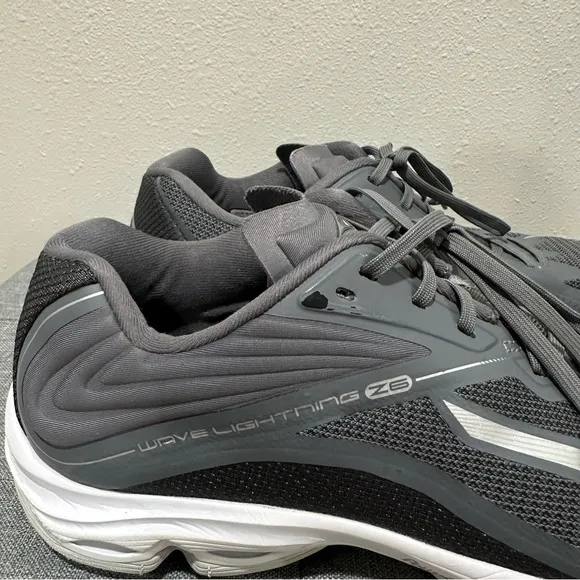 Mizuno Wave Lightning Z6 Women’s Shoes