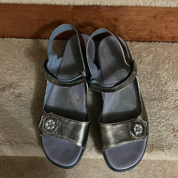 NAOT Women’s Leather Shoes/ Sandlas Size 41/ 10.4 U.S. In Great Condition