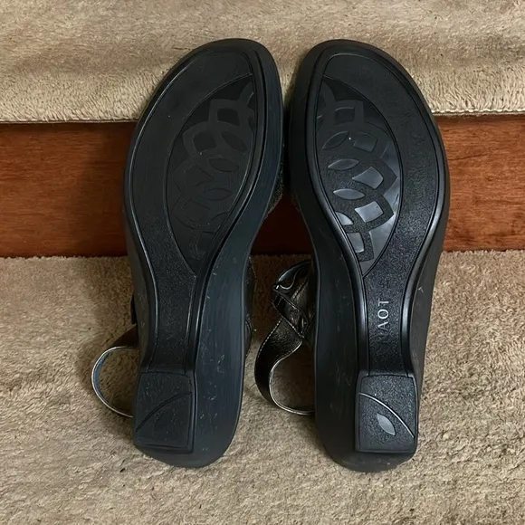 NAOT Women’s Leather Shoes/ Sandlas Size 41/ 10.4 U.S. In Great Condition