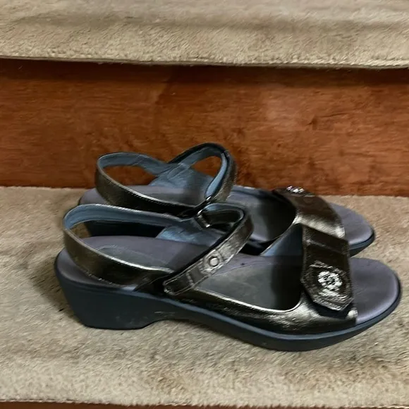 NAOT Women’s Leather Shoes/ Sandlas Size 41/ 10.4 U.S. In Great Condition