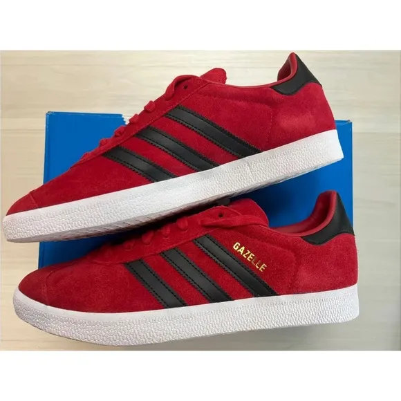 New Adidas Gazelle Sneakers Red Manchester United Soccer Men’s Shoes Multi Sizes