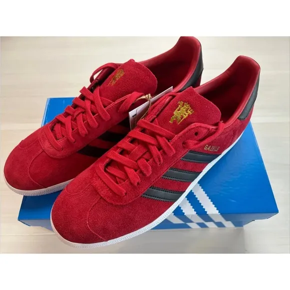 New Adidas Gazelle Sneakers Red Manchester United Soccer Men’s Shoes Multi Sizes