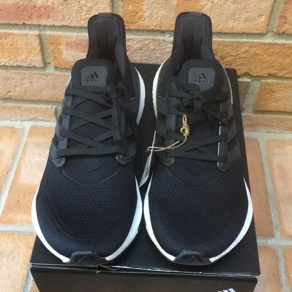 New! Adidas Men’s Ultraboost 21 Black Primeknit Running Shoes size 8.5