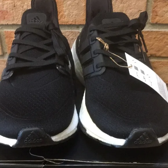New! Adidas Men’s Ultraboost 21 Black Primeknit Running Shoes size 8.5