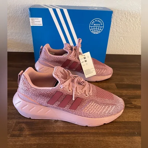 New Adidas Swift Run 22 W size 8.5 purple mauve Women’s Running Athletic Shoes