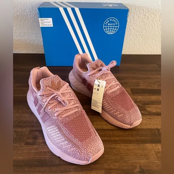 New Adidas Swift Run 22 W size 8.5 purple mauve Women’s Running Athletic Shoes