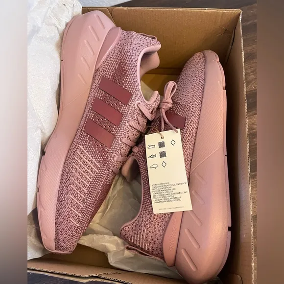 New Adidas Swift Run 22 W size 8.5 purple mauve Women’s Running Athletic Shoes