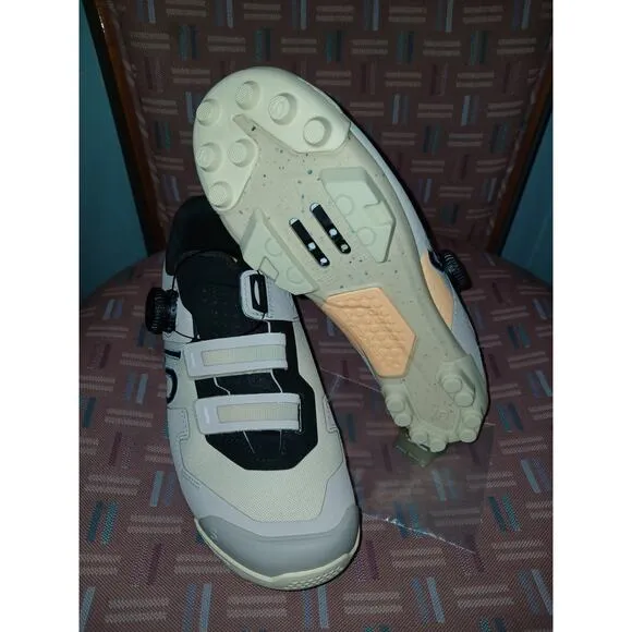 New Adidas Women’s Sz 7.5 Five Ten Kestrel BOA Mountain Bike Shoes Sand HQ6032