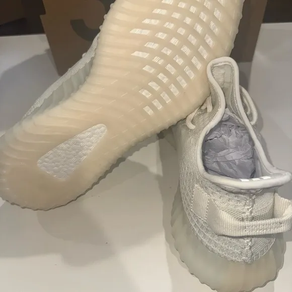New adidas Yeezy 350 v2 Bone White size 9 men’s shoes
