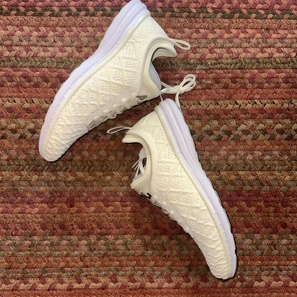 NEW APL TECHLOOM PHANTOM PRISTINE TUNDRA WHITE SNEAKERS RUNNING SHOES