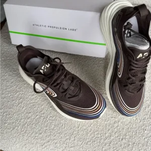 NEW| APL Women’s Streamline