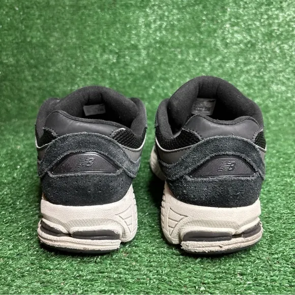 New Balance 2002R Black Running Shoes Women’s Size 7 (Mens 6)