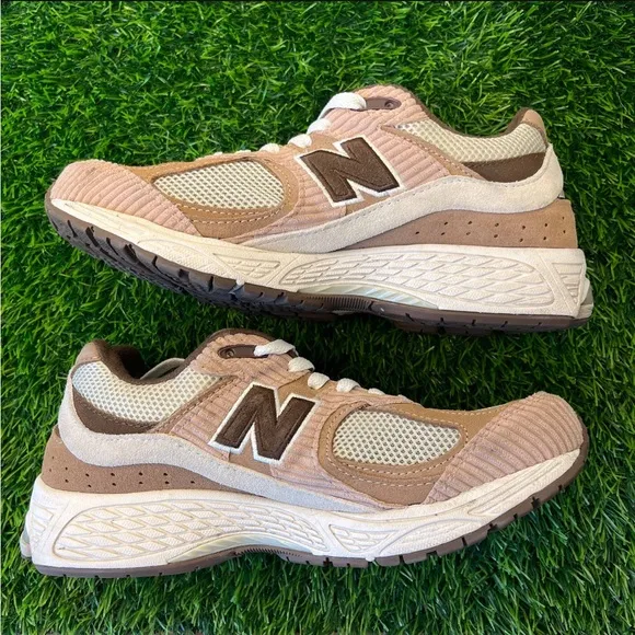 New Balance 2002R x SSENSE Exclusive Brown Corduroy