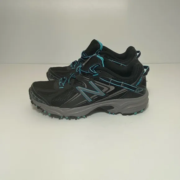 New Balance 411 V2 All Terrain Trail Women's Running Shoes Size: 5.5