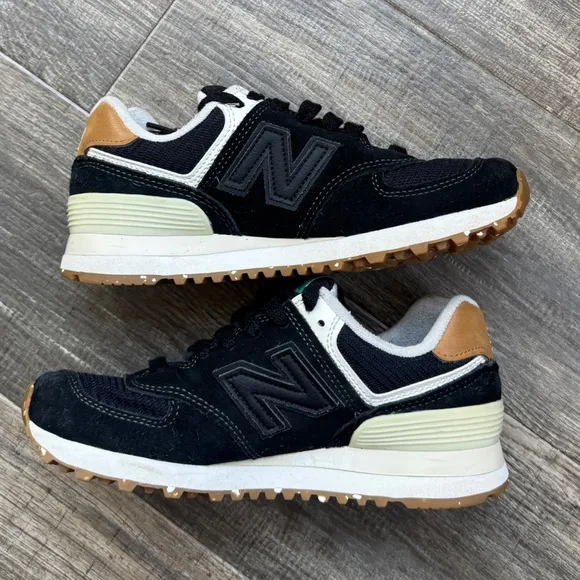 New balance black sneakers shoes 5.5 4.5