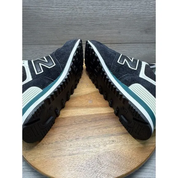 New Balance Classics U574v2 Women’s Size 6.5 Black/Blue