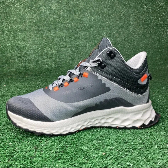New Balance Fresh Foam Garoe Mid Trail Shoes Women’s 8.5 4E Wide - NEW