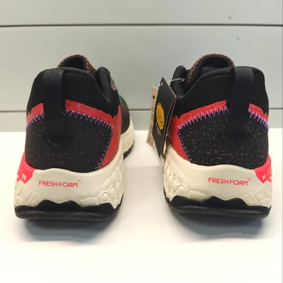 New Balance Fresh Foam Hierro V7 GTX Megagrip Trail Running Sneakers Women's 9.5