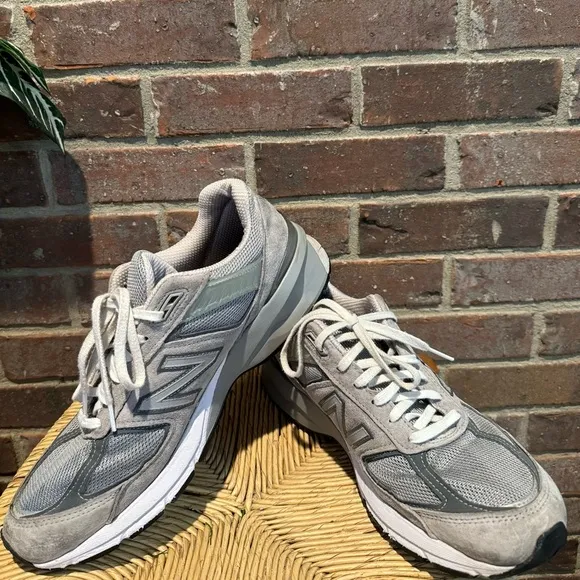 New Balance Men’s 990v5 Size 10.5