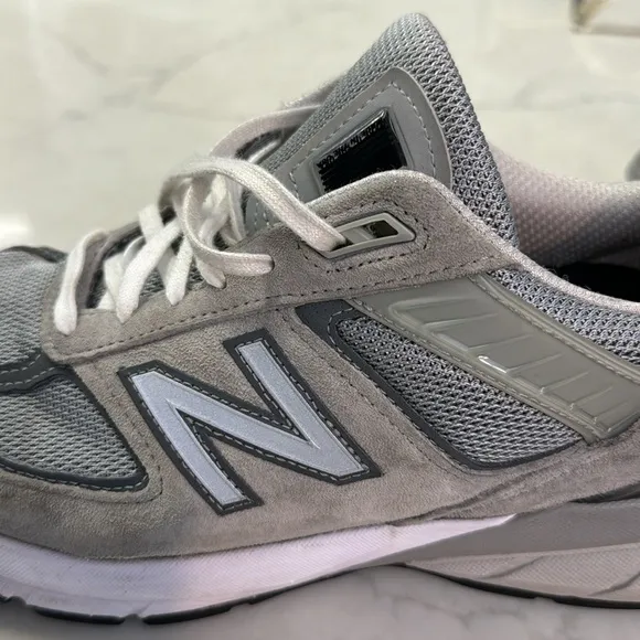 New Balance Men’s 990v5 Size 10.5