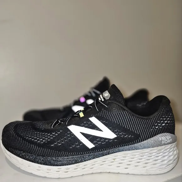 New Balance Men's Fresh Foam More v1 Black Running Sneakers Shoe Size 12.5D