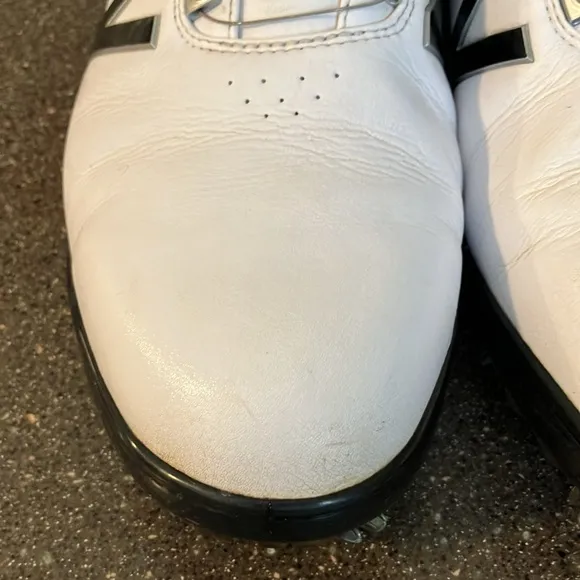 New balance MG1001 Men’s Golf Shoes Size 11