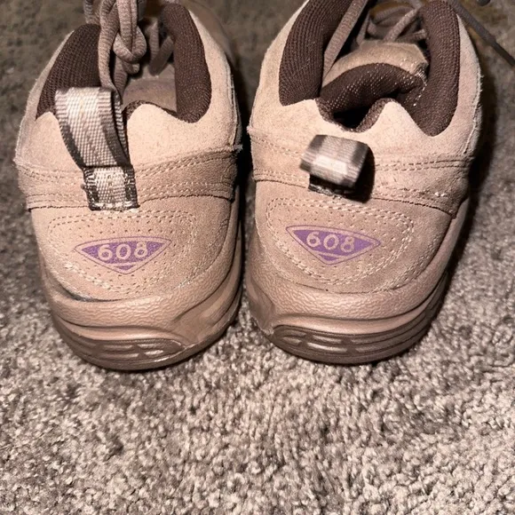 New balance shoes 608