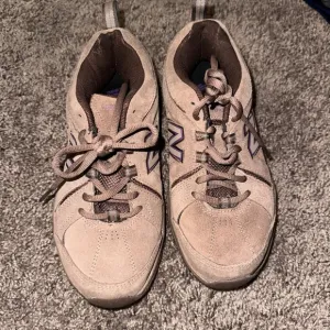 New balance shoes 608