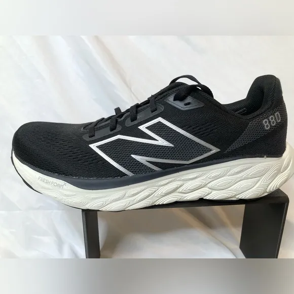 New Balance Unisex Adults Fresh Foam 880 v14 Running Shoes-Size 11W, 9.5M No Box