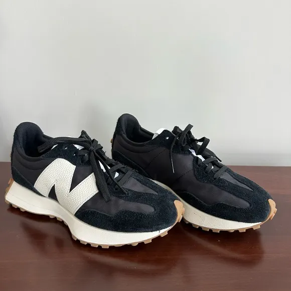New Balance Women’s 327 Shoes