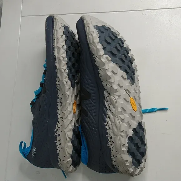 New Balance Women's Fresh Foam Hierro v3 Trail Shoes Grey with Blue