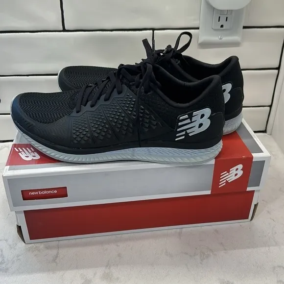 New Balance Women’s Fuel Cell Running Shoes Black Size 10