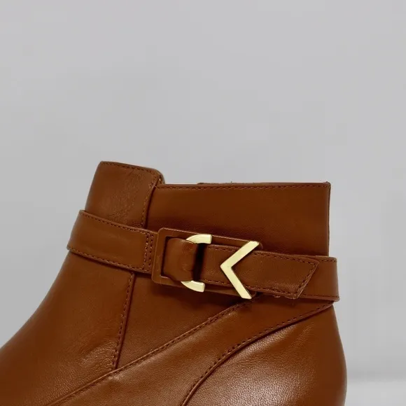 *NEW* Calvin Klein Farryn Nappa Leather Booties in Cognac Women's Size 5.5