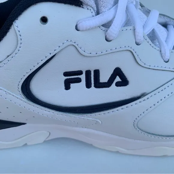 New FILA TRI RUNNER Men’s Shoes White / Navy Size 9.5