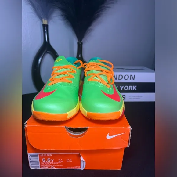 New in Box Nike Kd Vi | Green/ Orange