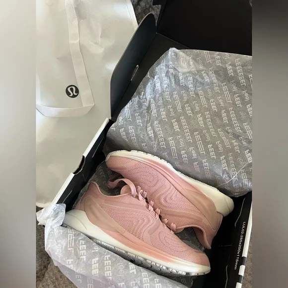 New Lululemon Blissfeel Run 2 Women’s Athletic Running Shoes Sneakers size 7