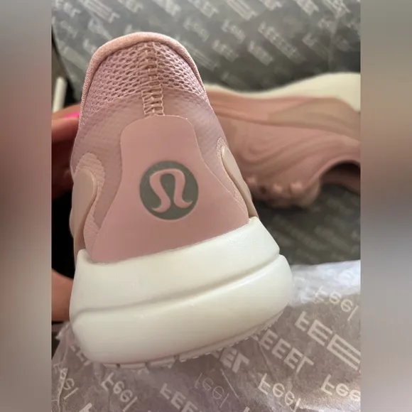 New Lululemon Blissfeel Run 2 Women’s Athletic Running Shoes Sneakers size 7