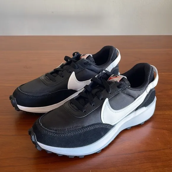 New Men’s Nike Waffle Debut Shoes Black White DH9522-002 NWOB