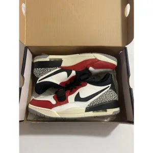 New Men’s Size 10.5 - Jordan Legacy 312 Low Chicago CD7069 106