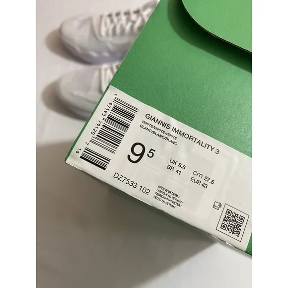 New Men’s Size 9.5 - Nike Giannis Immortality 3 Triple White DZ7533 102