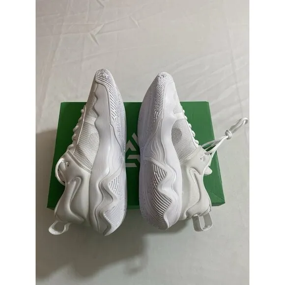 New Men’s Size 9.5 - Nike Giannis Immortality 3 Triple White DZ7533 102