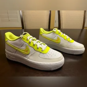 New Nike Air Force 1 White Volt Sneaker Shoes Size US 6.5Y