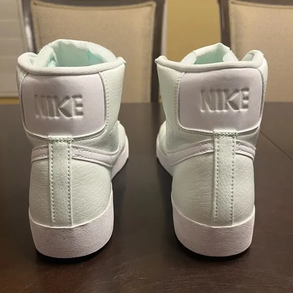 New Nike Blazer Mid 77 Barely Green Sneaker Shoes Size 11.5