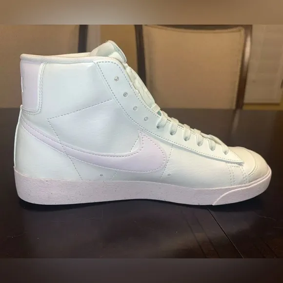 New Nike Blazer Mid 77 Barely Green Sneaker Shoes Size 11.5
