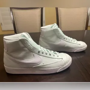 New Nike Blazer Mid 77 Barely Green Sneaker Shoes Size 11.5