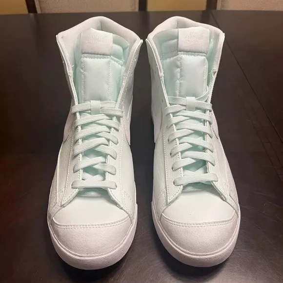 New Nike Blazer Mid 77 Barely Green Sneaker Shoes Size 11.5