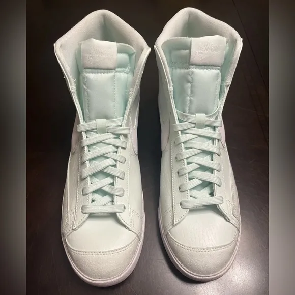 New Nike Blazer Mid 77 Barely Green Sneaker Shoes Size 11.5